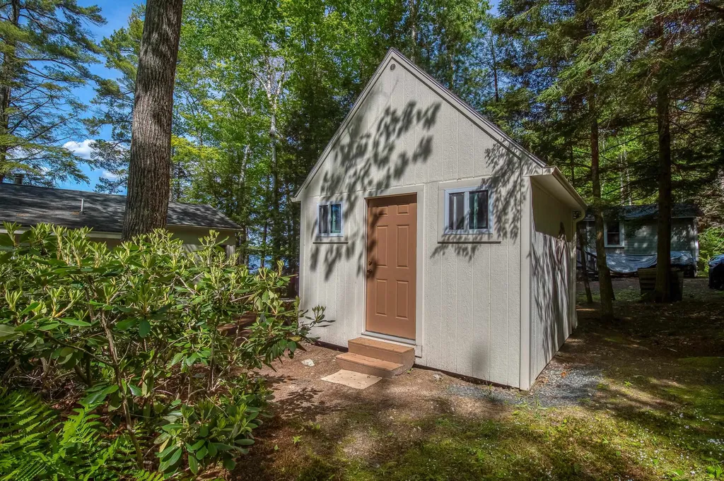 92 Churchill Road Wolfeboro NH 03894