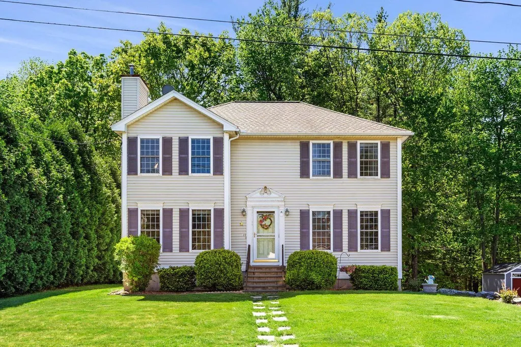 20 Garden Walk Drive Manchester NH 03109