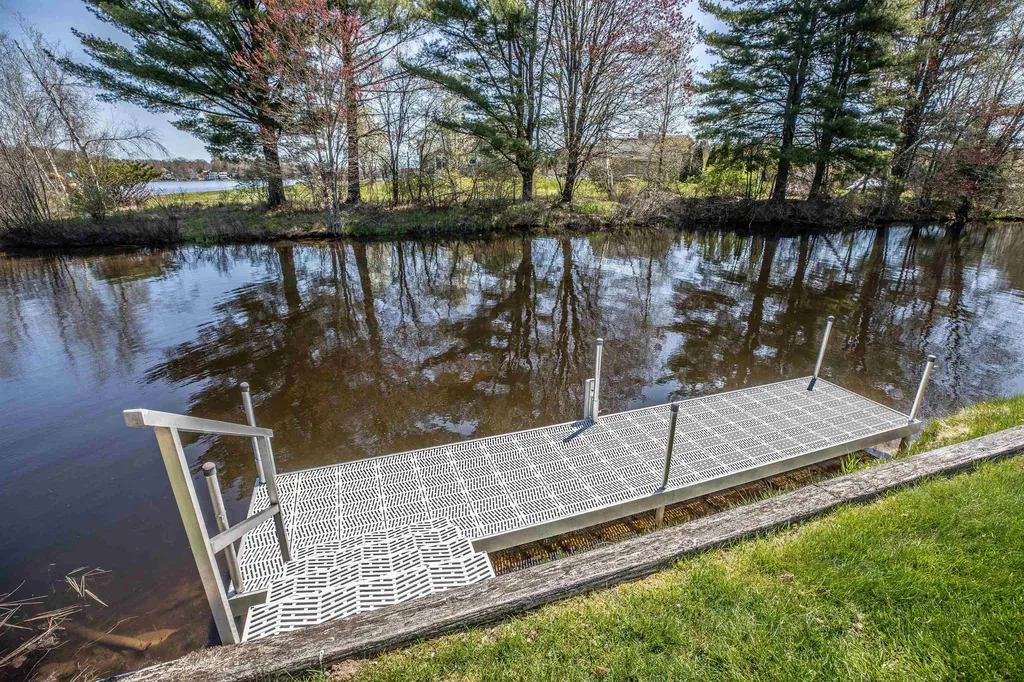 71 Sleepy Hollow Lane Epsom NH 03234