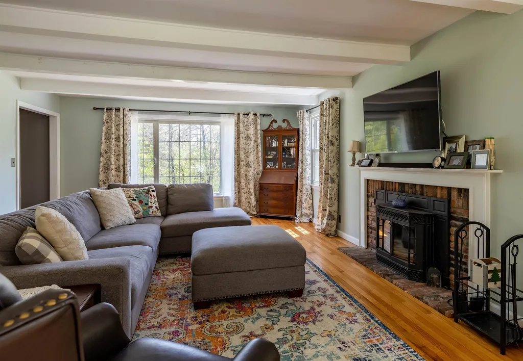 546 Spear Street Charlotte VT 05445