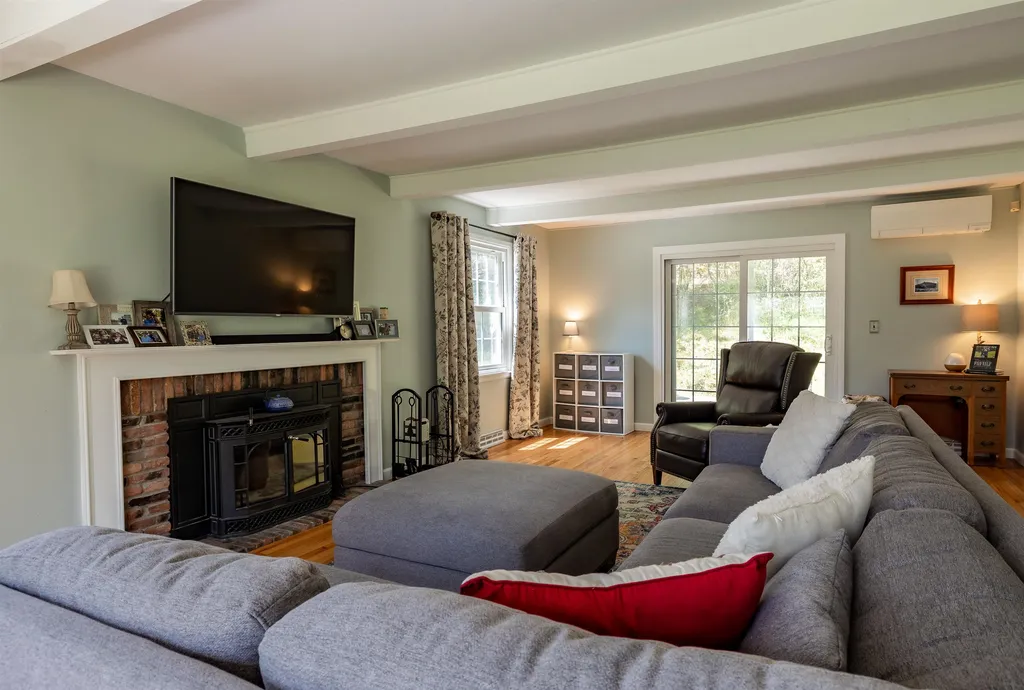 546 Spear Street Charlotte VT 05445