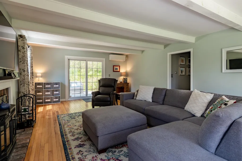 546 Spear Street Charlotte VT 05445