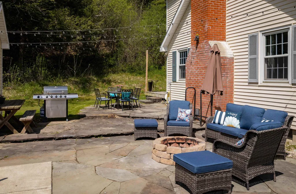 546 Spear Street Charlotte VT 05445