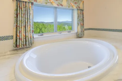 209 Ledgewood Drive Bethlehem NH 03574