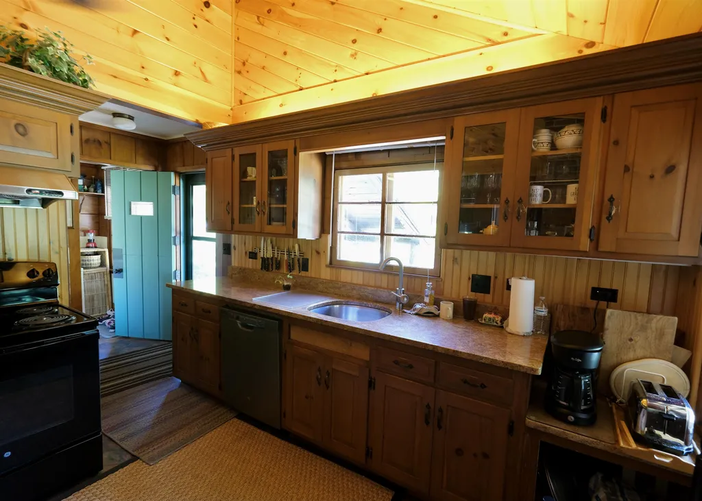 60 Pleasant Street Wolfeboro NH 03894