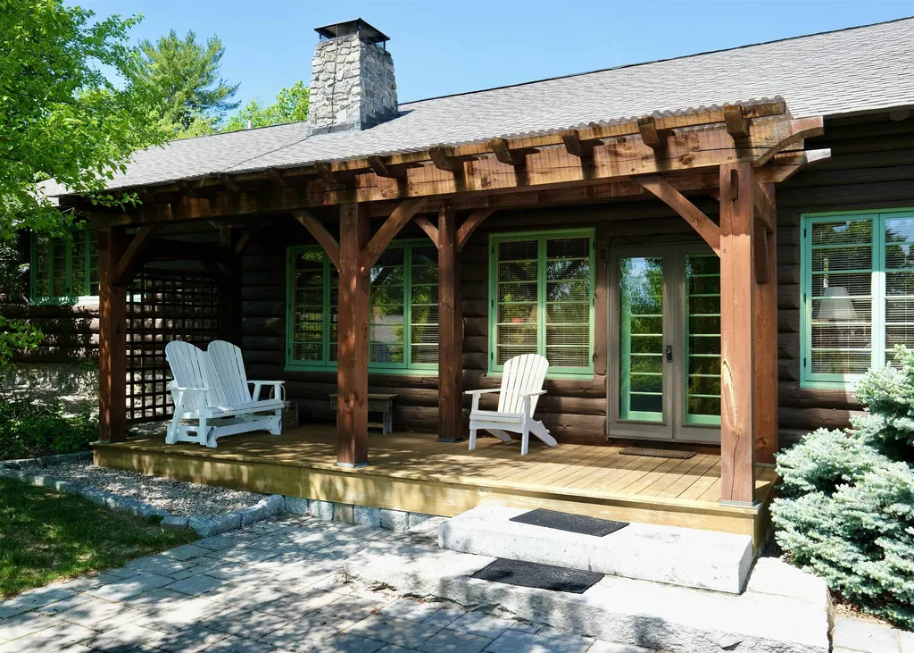 60 Pleasant Street Wolfeboro NH 03894