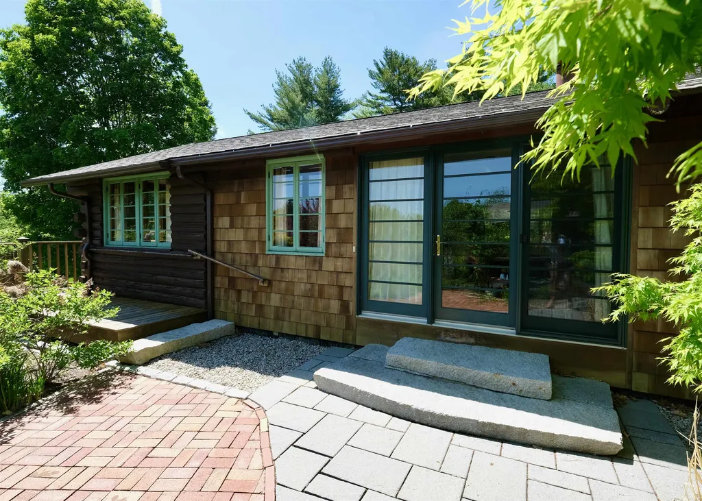 60 Pleasant Street Wolfeboro NH 03894