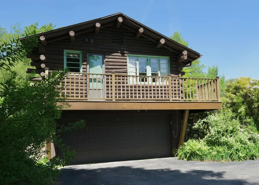 60 Pleasant Street Wolfeboro NH 03894