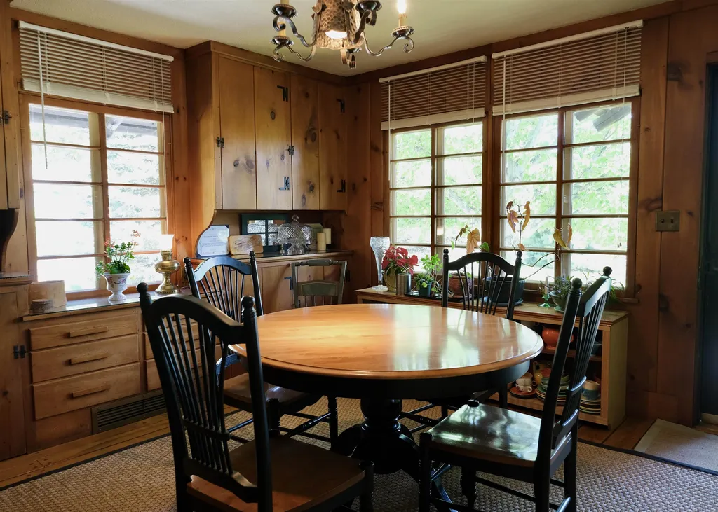60 Pleasant Street Wolfeboro NH 03894