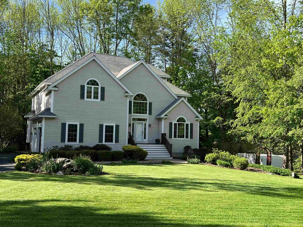 22 Waterloo Circle Dover NH 03820