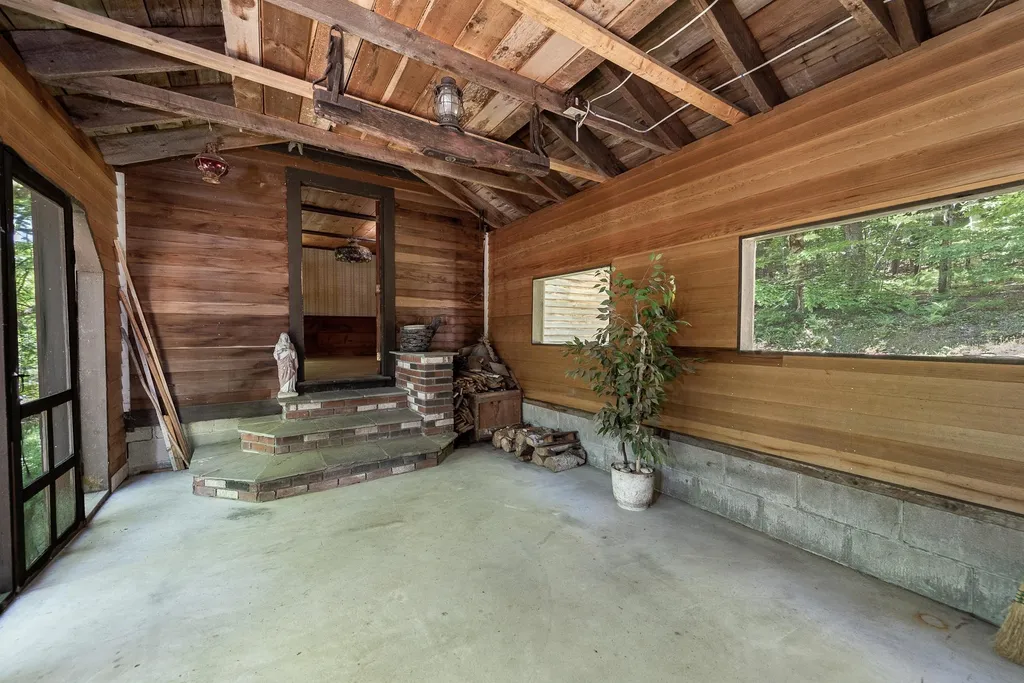 634 Old Bristol Road New Hampton NH 03256