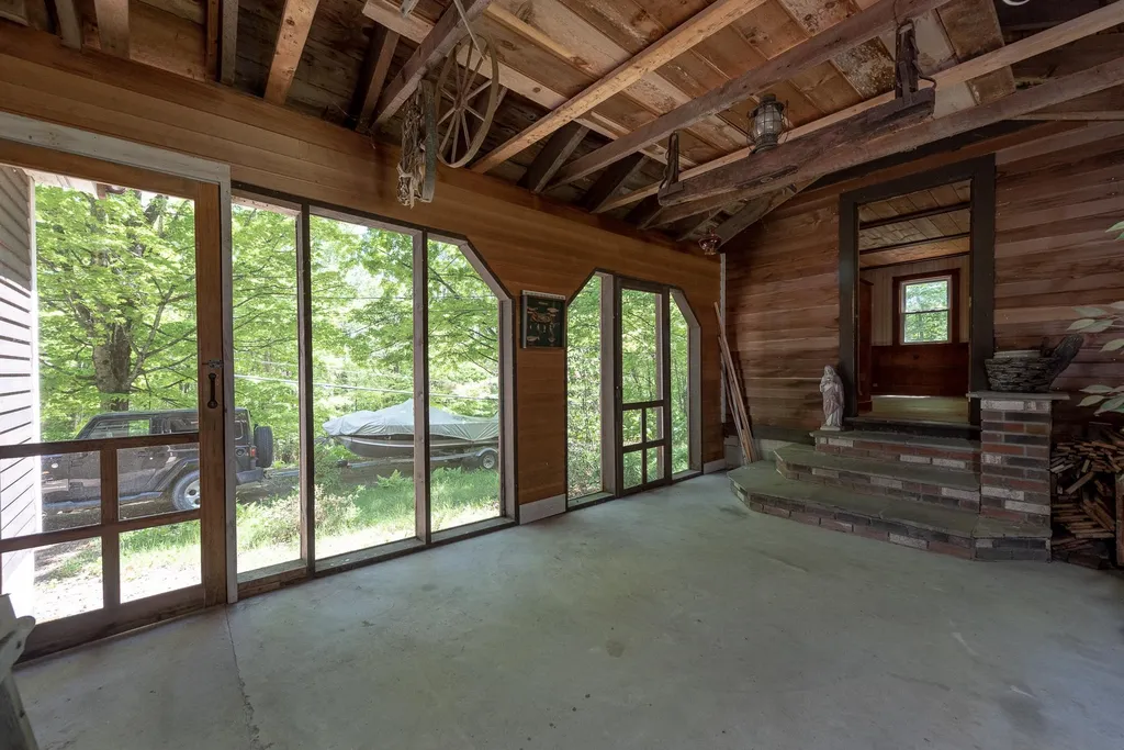634 Old Bristol Road New Hampton NH 03256
