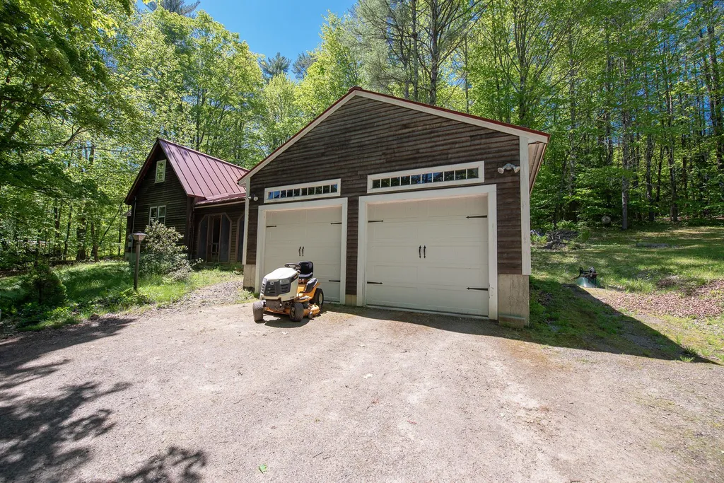 634 Old Bristol Road New Hampton NH 03256