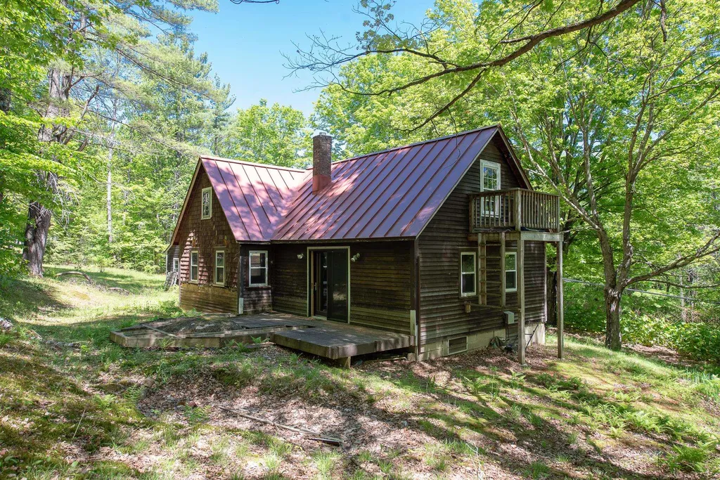 634 Old Bristol Road New Hampton NH 03256