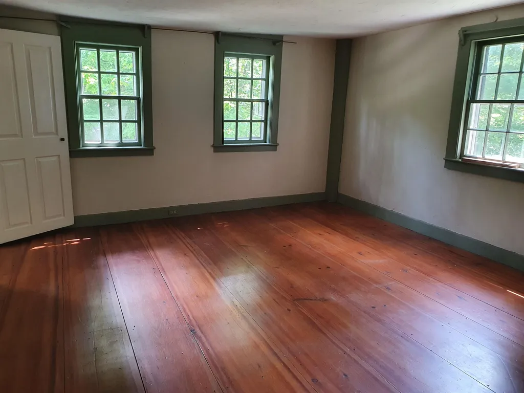 2 Hickory Lane Kensington NH 03833