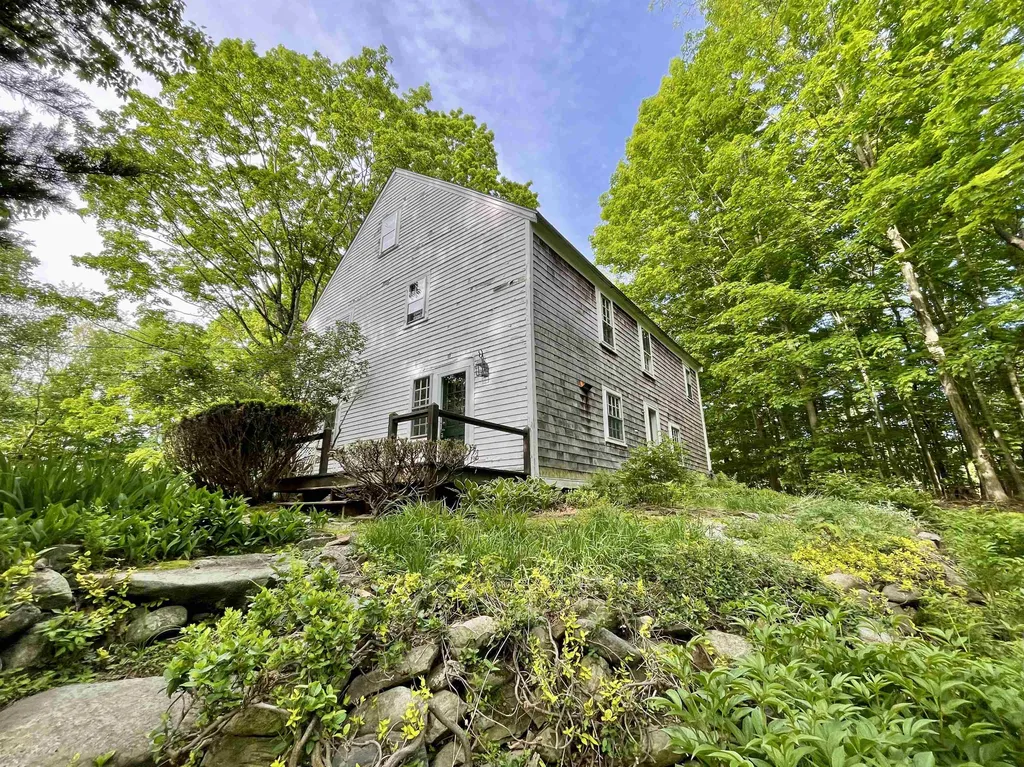 2 Hickory Lane Kensington NH 03833