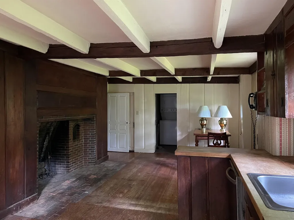 2 Hickory Lane Kensington NH 03833