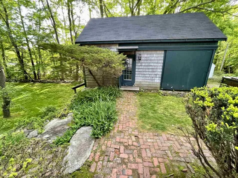 2 Hickory Lane Kensington NH 03833