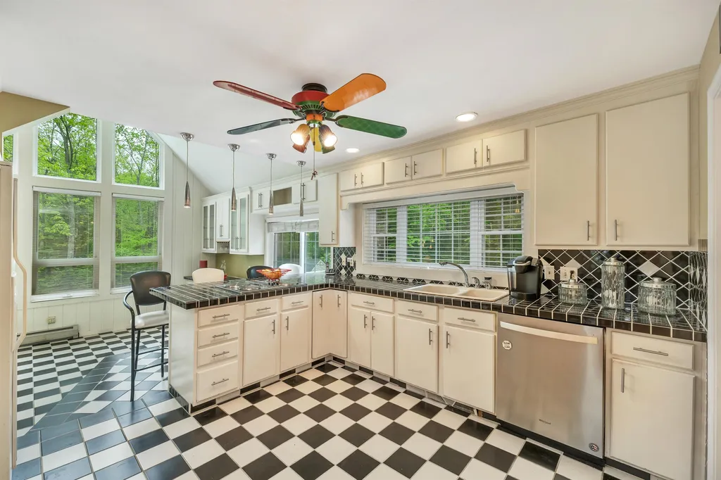 30 Sawyer Road Hampstead NH 03841