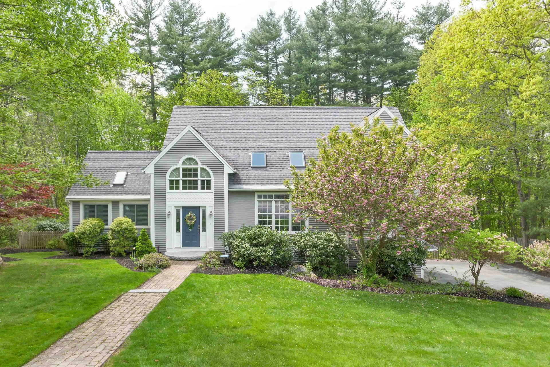 3 Arthur Avenue Hooksett NH 03106
