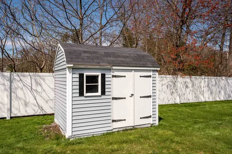 12 Aspen Way North Hampton NH 03862