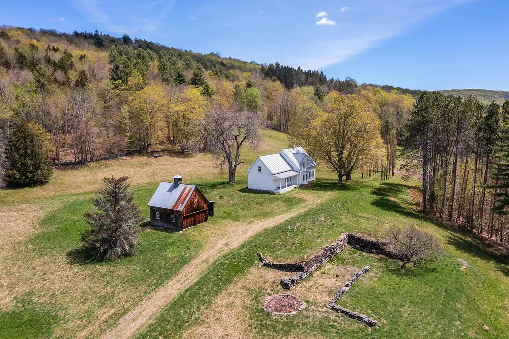 974 East Barnard Road Barnard VT 05031