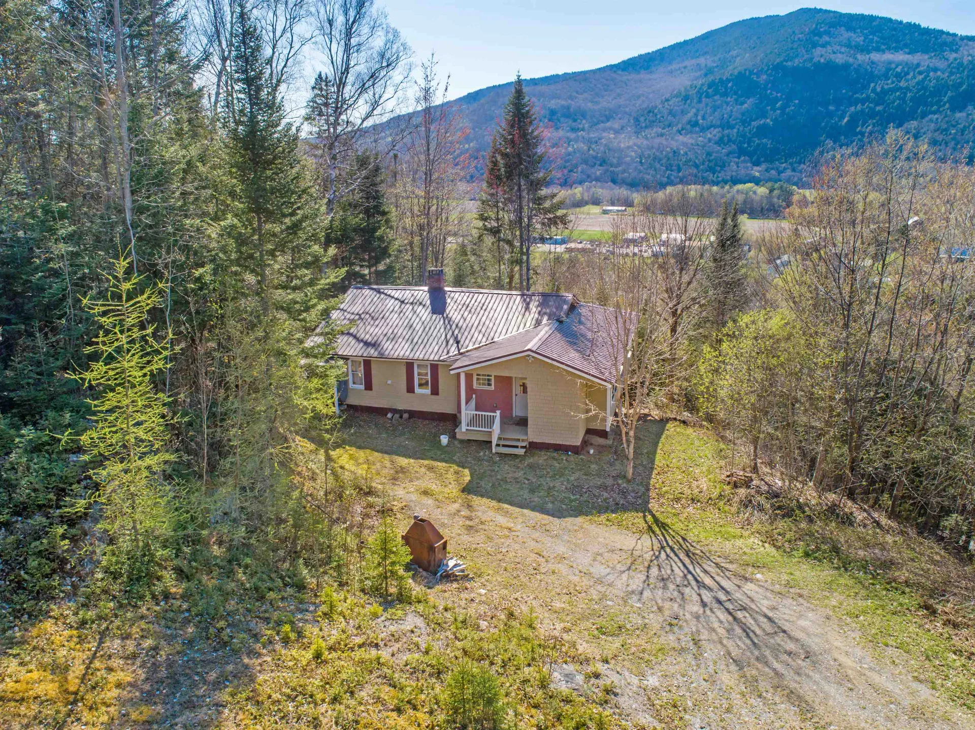 142 South Main Street Colebrook NH 03576