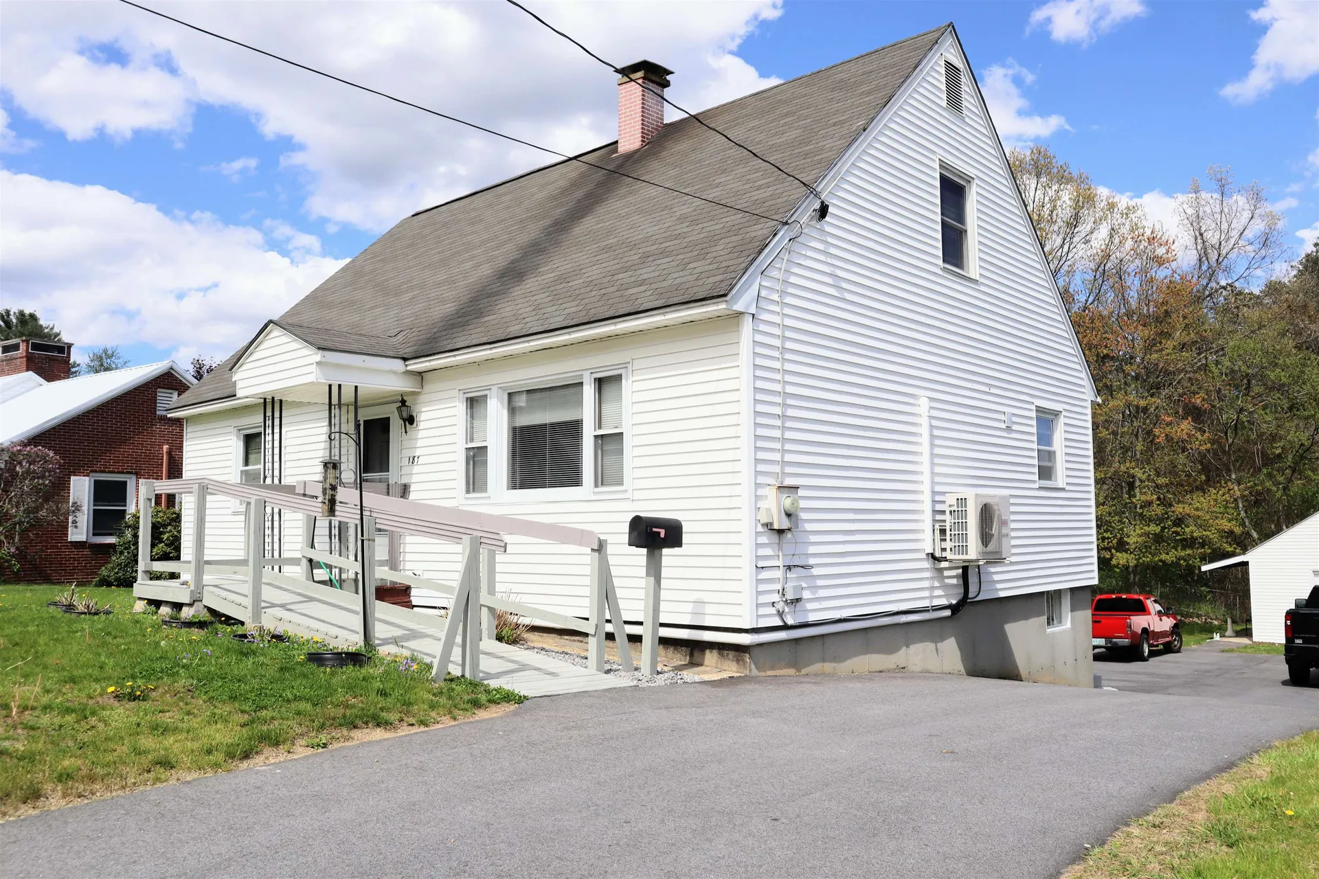 187 Rockland Avenue Manchester NH 03102