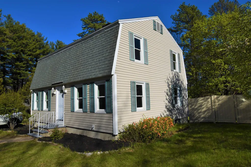 157 Exeter Road Newmarket NH 03857