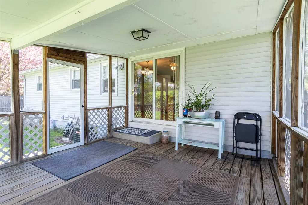 7 Pelham Street Nashua NH 03063