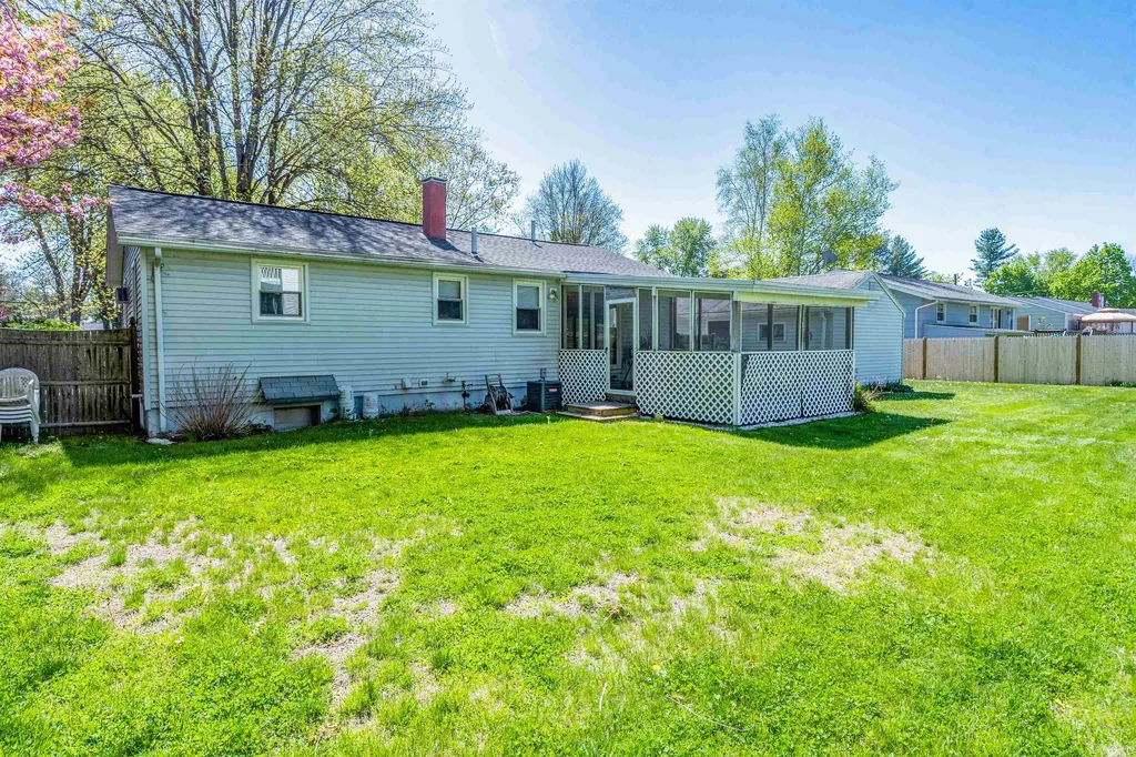 7 Pelham Street Nashua NH 03063