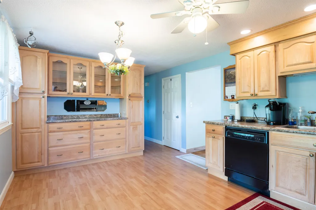 7 Pelham Street Nashua NH 03063