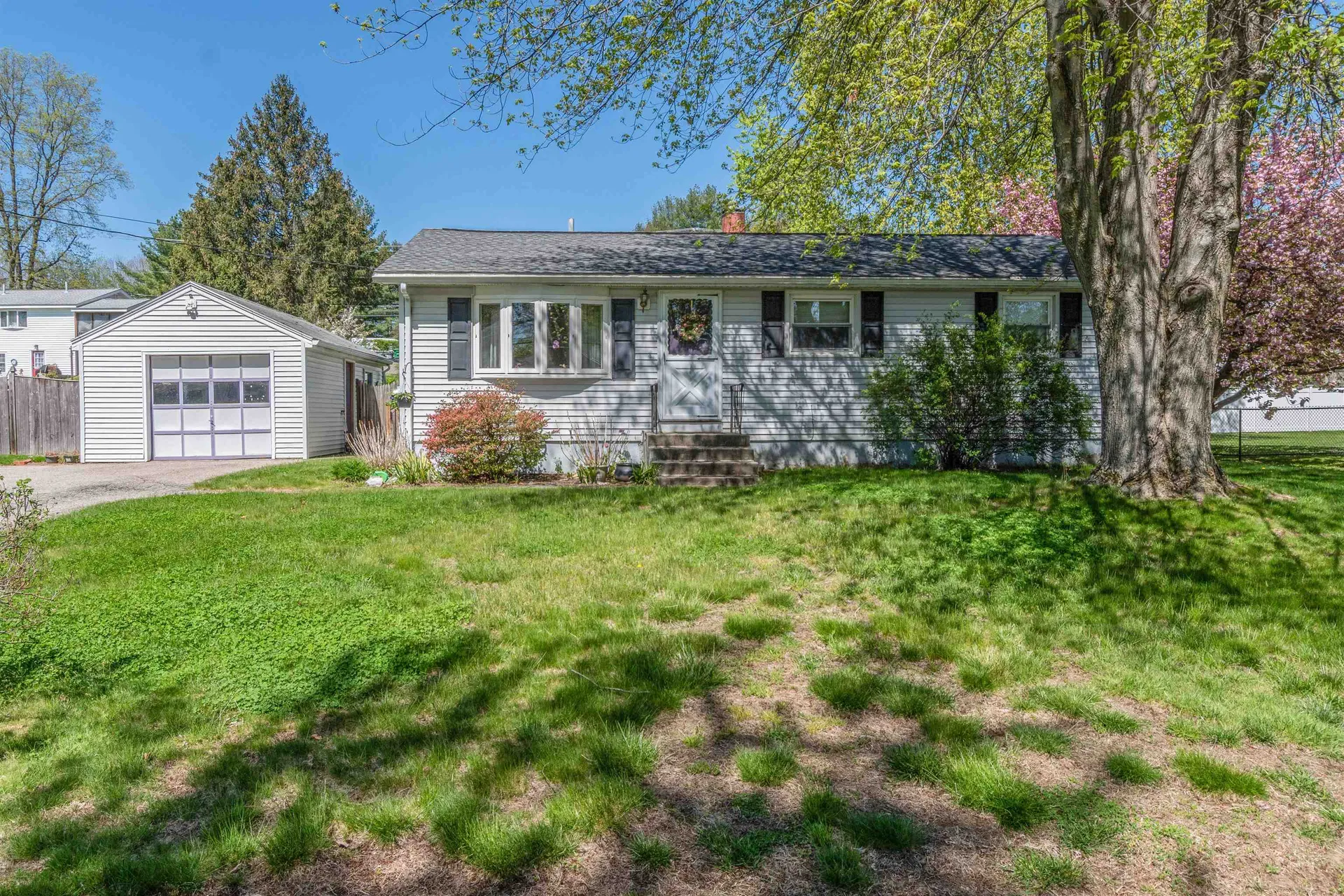 7 Pelham Street Nashua NH 03063