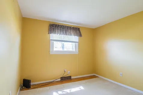 7 Pelham Street Nashua NH 03063