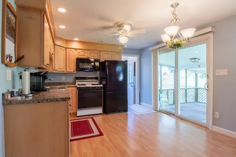 7 Pelham Street Nashua NH 03063