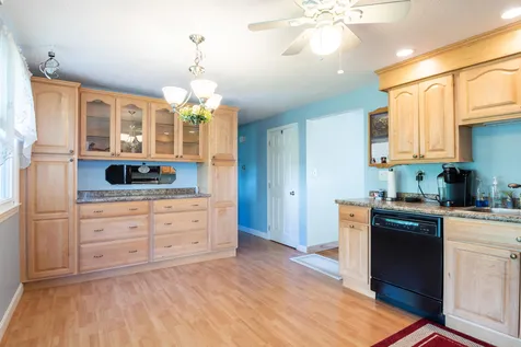 7 Pelham Street Nashua NH 03063