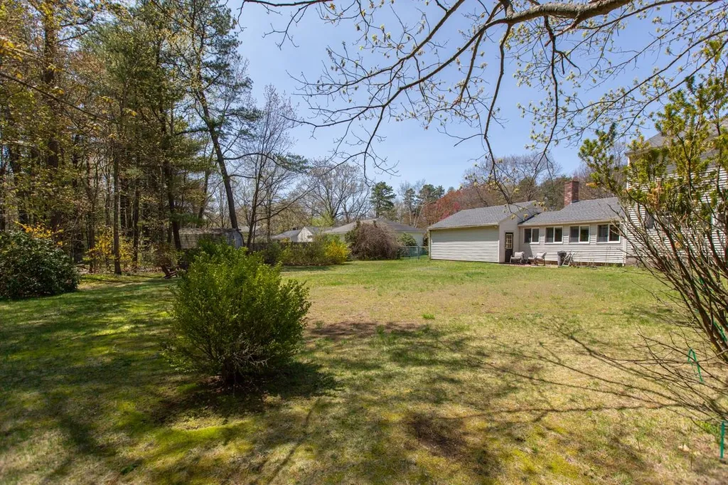 8 Broken Ground Drive Concord NH 03301