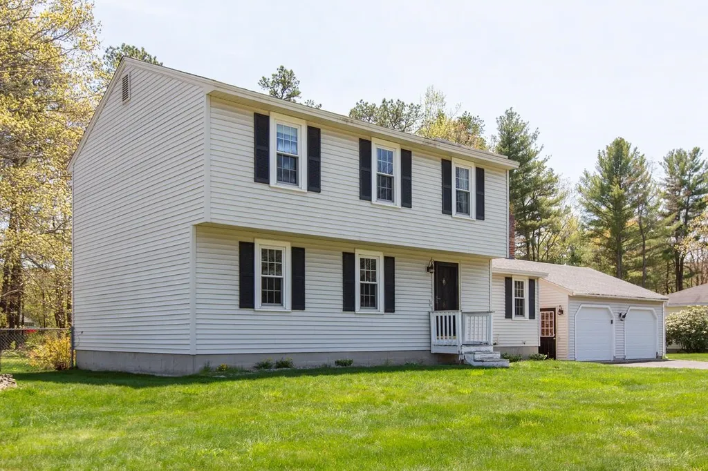 8 Broken Ground Drive Concord NH 03301