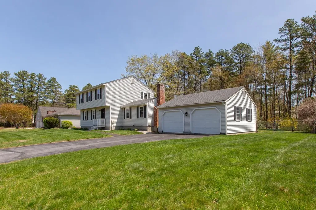 8 Broken Ground Drive Concord NH 03301