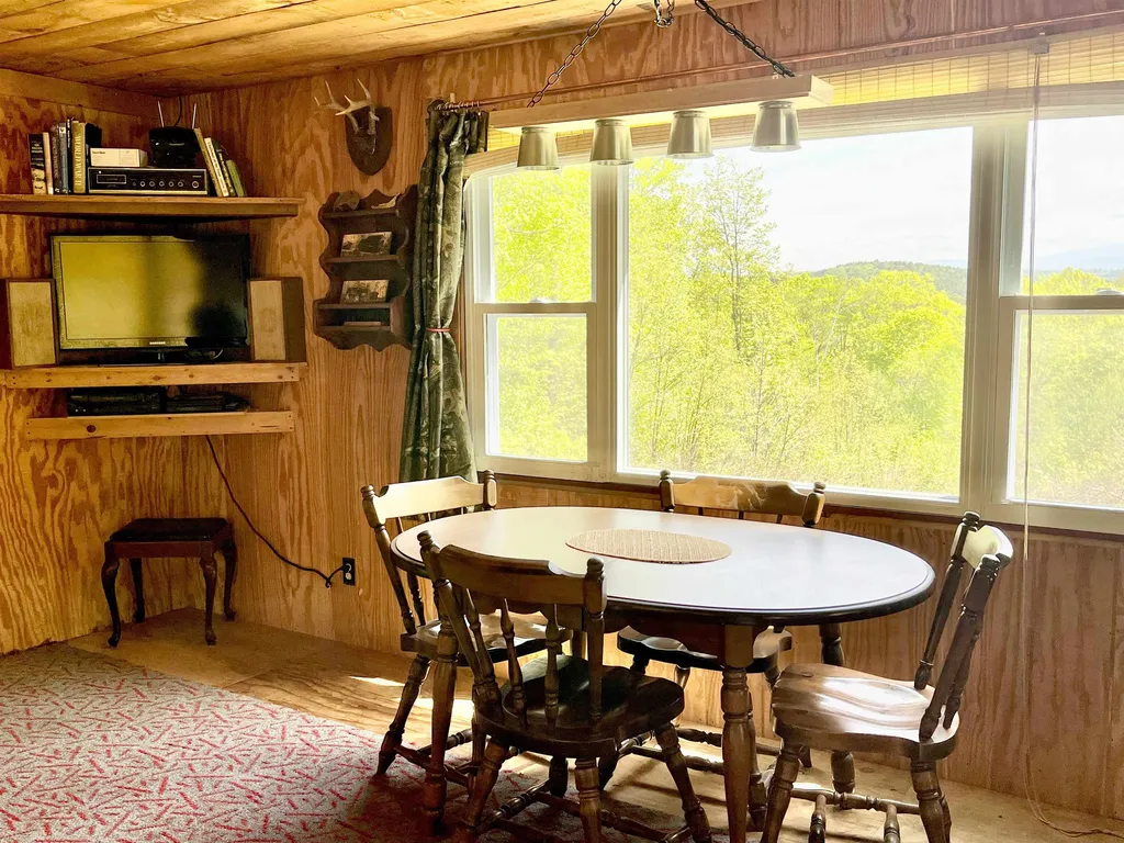 991 Old Post Road Bradford VT 05033