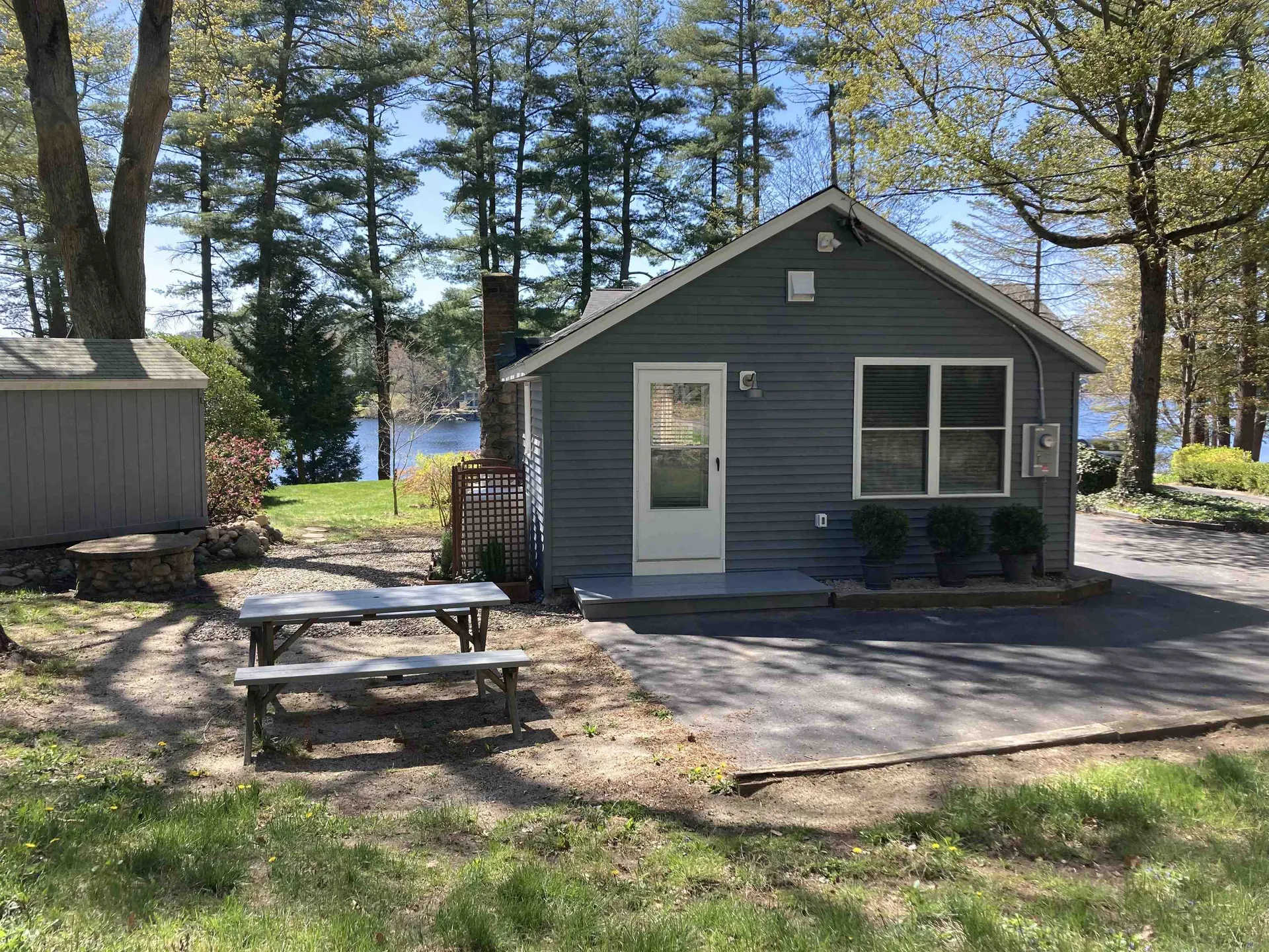 28 Shore Drive Merrimack NH 03054