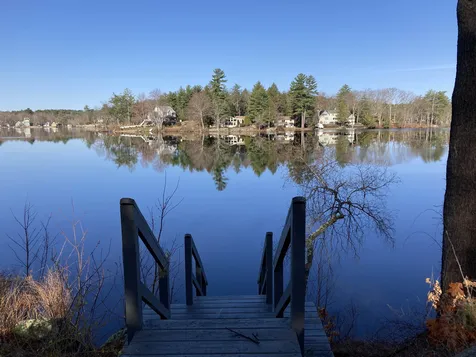 28 Shore Drive Merrimack NH 03054