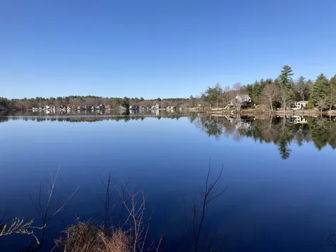 28 Shore Drive Merrimack NH 03054