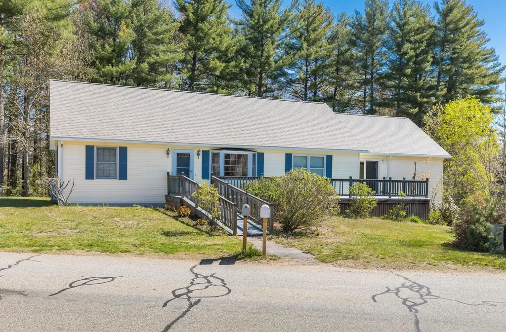 1 Stillwater Circle Rochester NH 03839