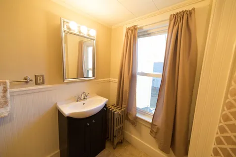 58 Pine Street Franklin NH 03235