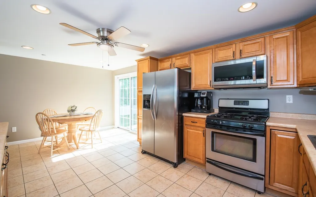 6 Meisner Road Salem NH 03079