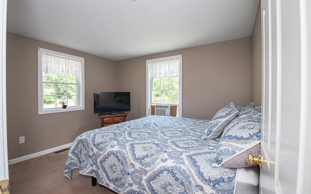 6 Meisner Road Salem NH 03079