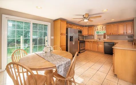 6 Meisner Road Salem NH 03079