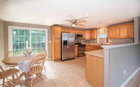 6 Meisner Road Salem NH 03079