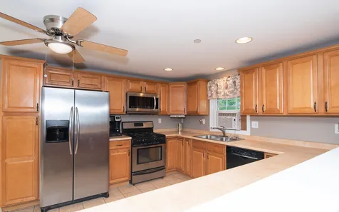 6 Meisner Road Salem NH 03079